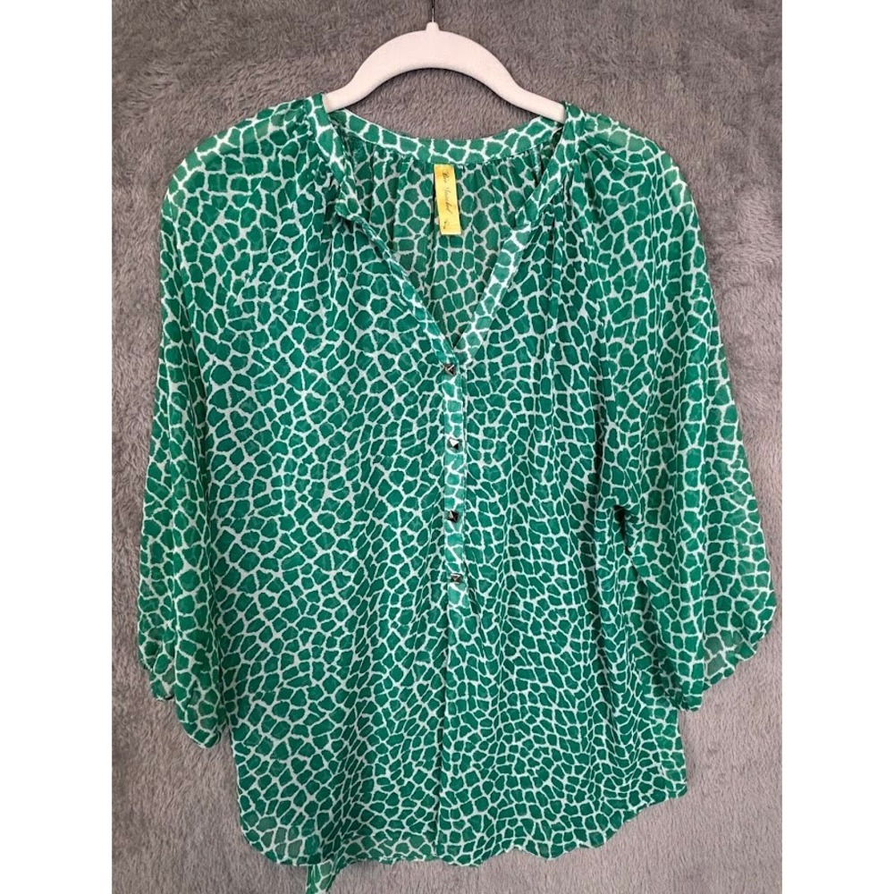 Bee Stitched Green Giraffe Print Chiffon Blouse 3/4 Sleeve Studded V-Neck Top